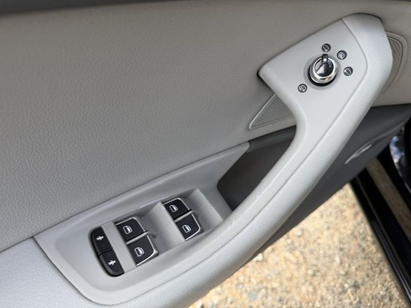 Audi A6 Avant kombi 3,0 TDi, tažné zařízení - fotka 15 z 42
