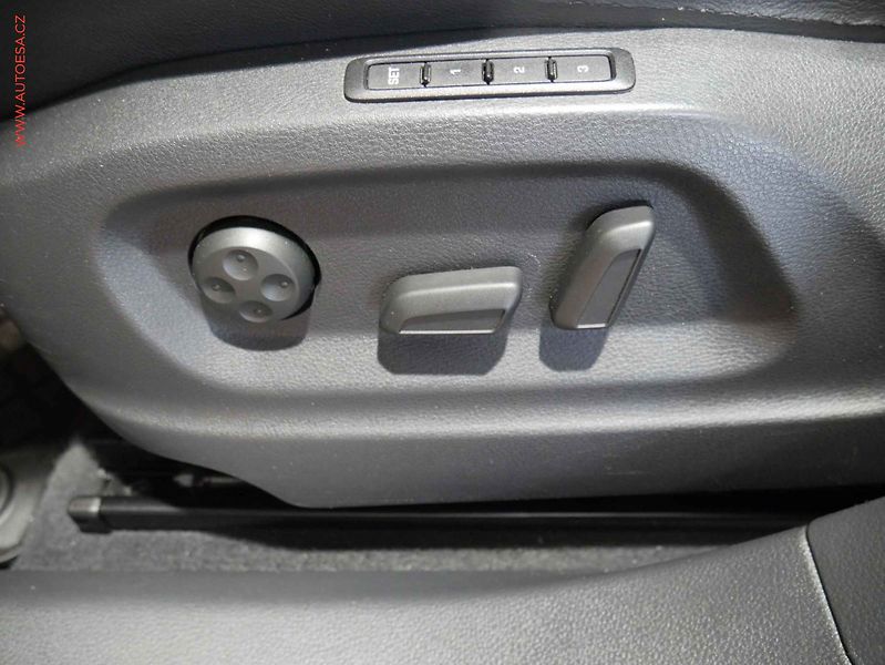 Volkswagen Sharan (2013) 2.0. TDI, servis.kniha, DSG - fotka 21 z 24