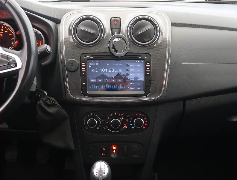 Dacia Logan (2019) Stepway 0.9 TCe, ČR,1.maj - fotka 12 z 16