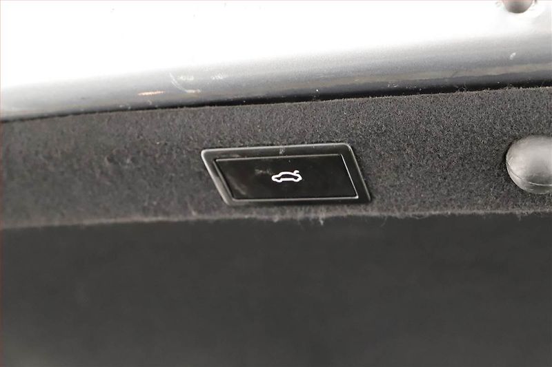 Škoda Superb (2015) Laurin&Klement 2.0 TDI - fotka 18 z 20