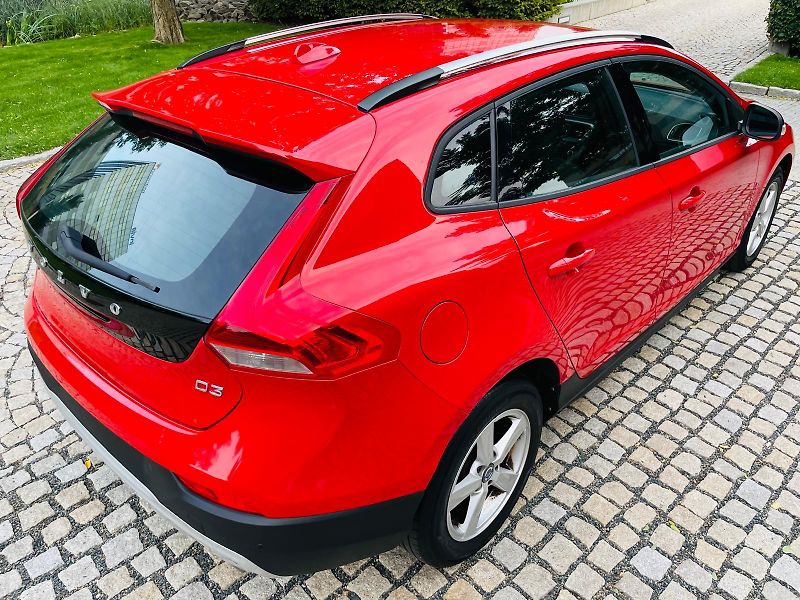 Volvo V40 2.0D3 AUT CROSS COUNTRY TAŽNÉ - fotka 10 z 40