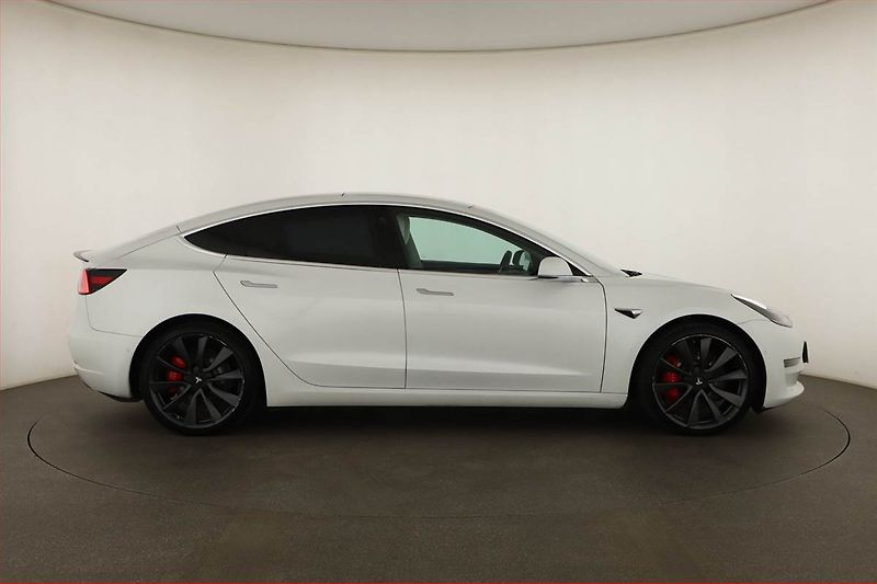 Tesla Model 3 (2020) Performance 78kWh, SoH 83% - fotka 6 z 20