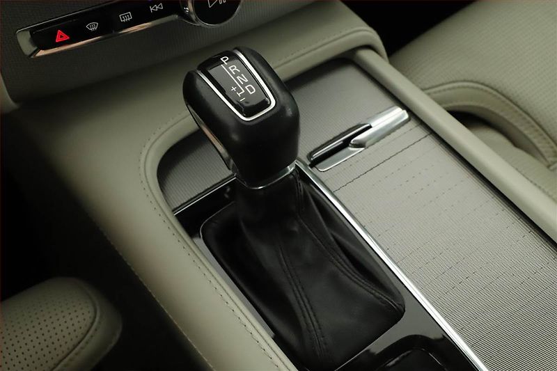 Volvo XC90 (2018) D5 AWD - fotka 17 z 21
