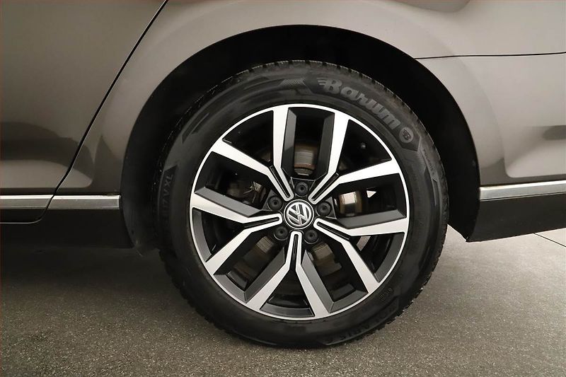 Volkswagen Passat (2017) Highline 2.0 TDI, 4X4 - fotka 17 z 17