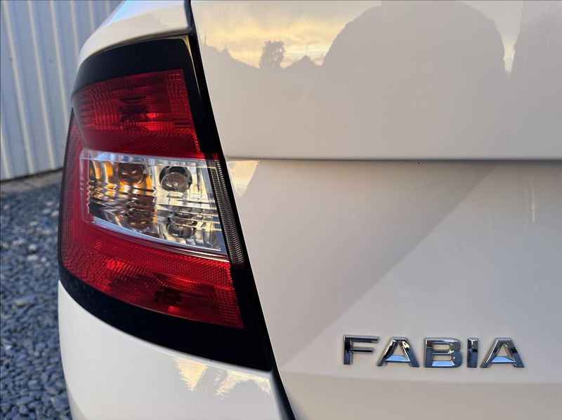 Škoda Fabia 1,0 TSI DPH 1.maj. původ ČR - fotka 15 z 50