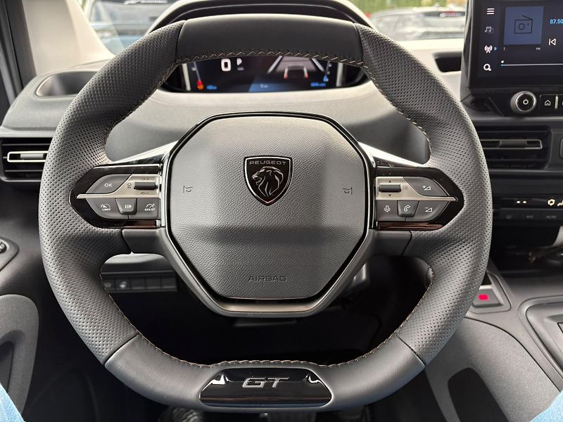 Peugeot Rifter (2026) LONG GT BlueHDi 130 EAT8 - fotka 18 z 32