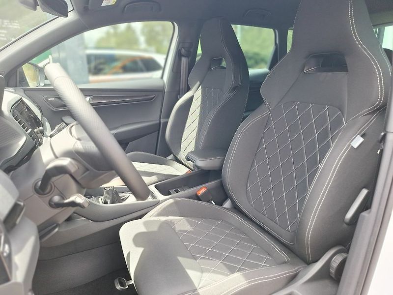 Škoda Karoq Sportline 1,5TSI 110kW - fotka 10 z 11