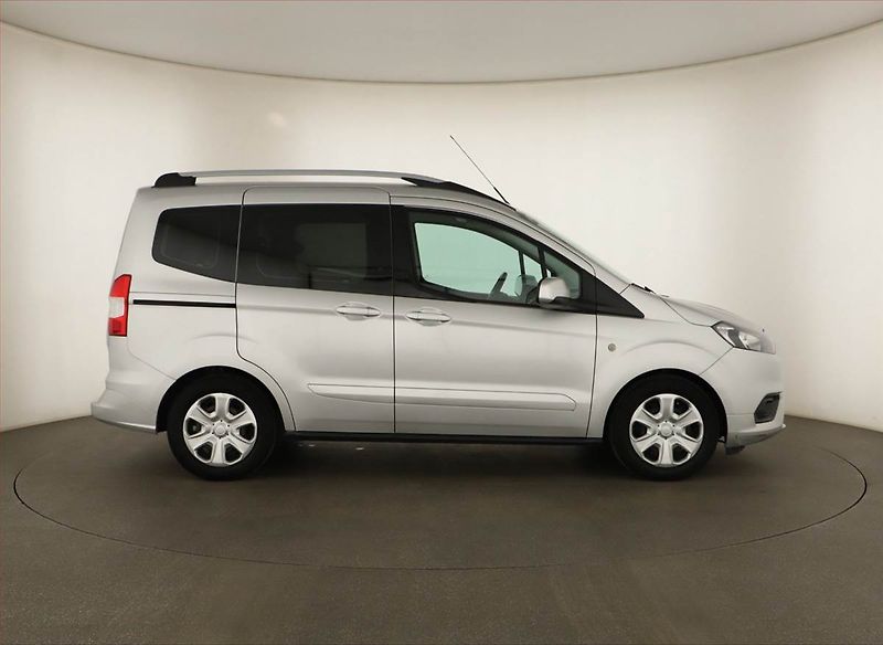 Ford Tourneo Courier (2018) Trend 1.0 EcoBoost, 5Míst, ČR - fotka 6 z 13