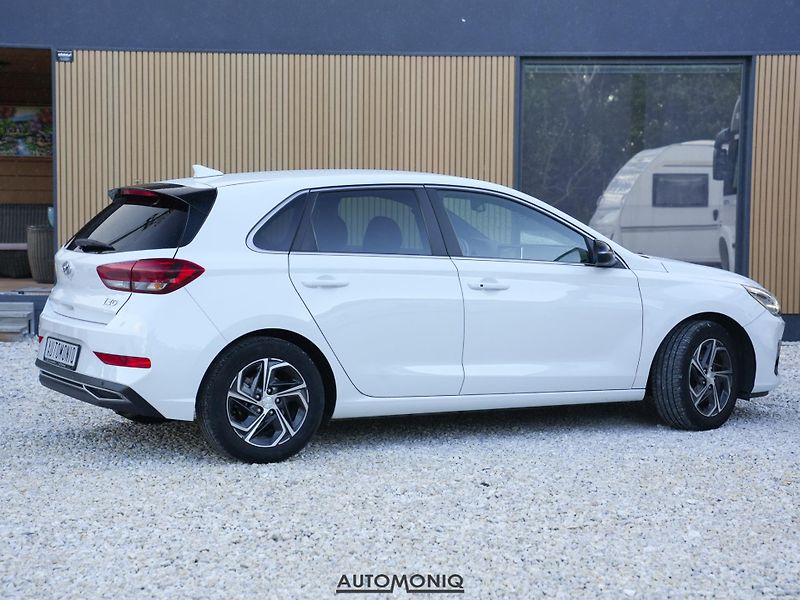 Hyundai i30 (2024) 1.5 Smart Key, LED, Záruka - fotka 2 z 21