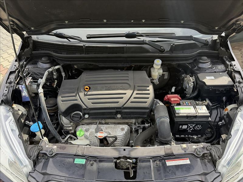 Suzuki SX4 S-Cross 1,6 4x4 AUTOMAT EXCLUSIVE - fotka 11 z 30