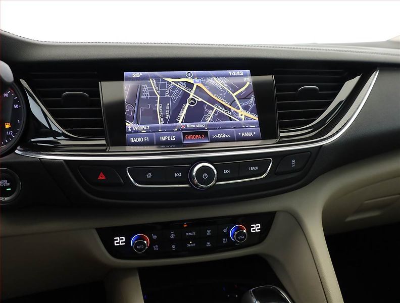 Opel Insignia (2017) OPC Line 2.0 Turbo 4x4, 4X4 - fotka 10 z 20