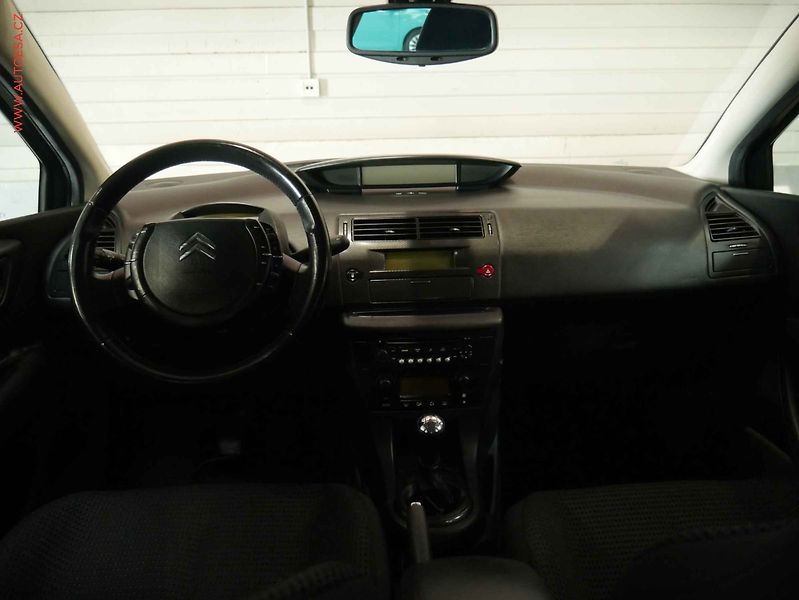 Citroën C4 (2006) 1.6i, AC, temp. - fotka 8 z 18