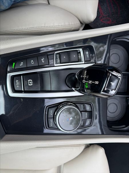 BMW Řada 5 3,0 D 220kW GT-x DRIVE-SERVIS! - fotka 27 z 39