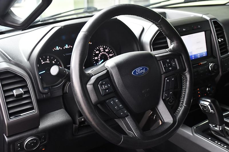Ford F-150 2.7 L ECOBOOST XLT SPORT 4X4 - fotka 16 z 38