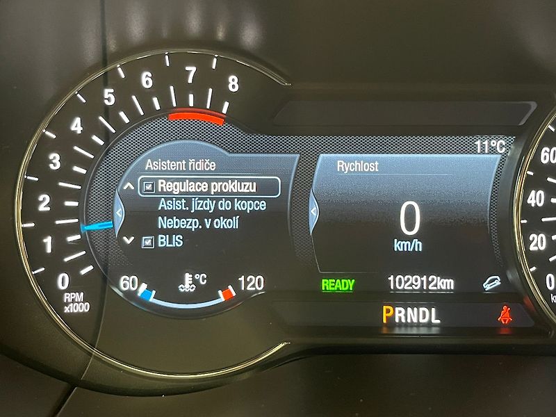Ford S-MAX 2,5 HEV Titanium 7míst - fotka 59 z 70