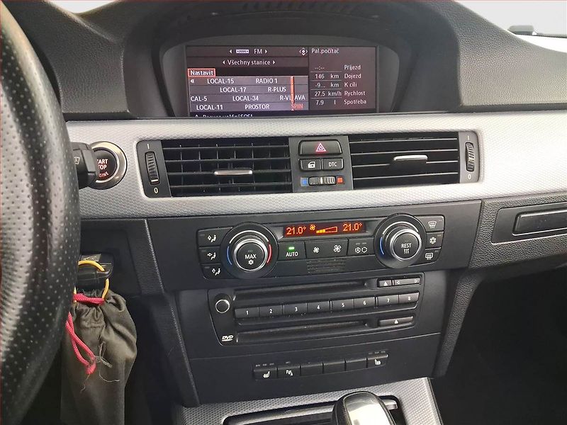 BMW Řada 3 (2008) M Paket 320 d, Automat - fotka 12 z 16