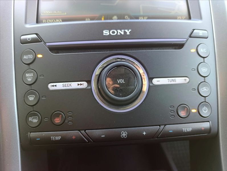 Ford Mondeo 2,0 TDCi Automat Kamera Navi - fotka 18 z 45