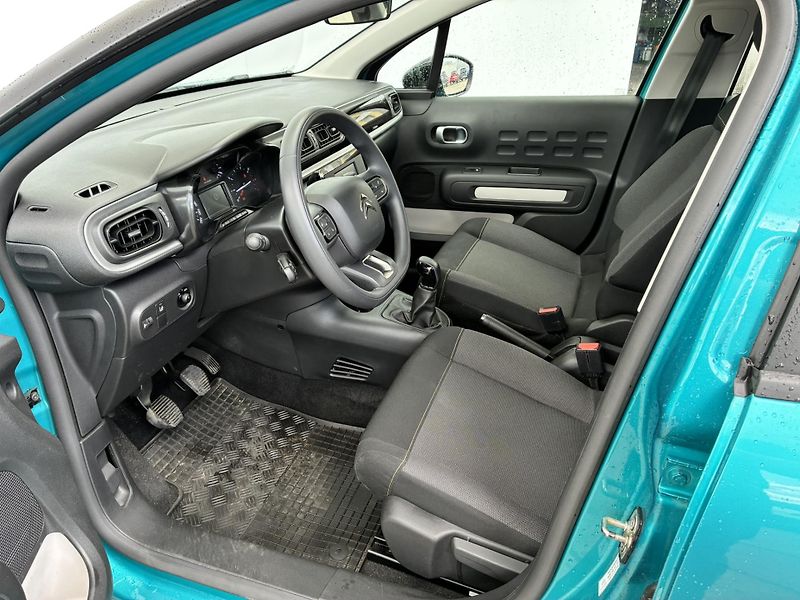 Citroën C3 1.2 PureTech 83k Shine - fotka 10 z 21