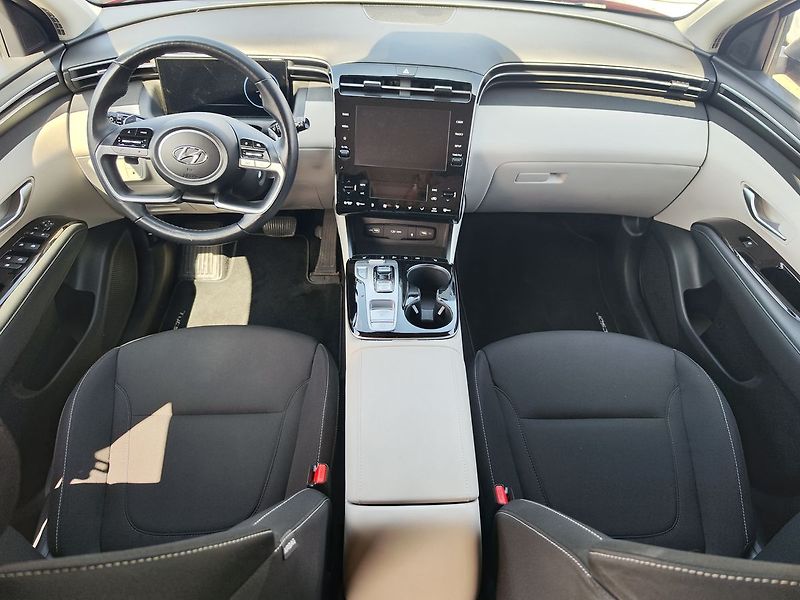 Hyundai Tucson 1.6T-GDI/195kW Smart 4x4 PHEV - fotka 13 z 32