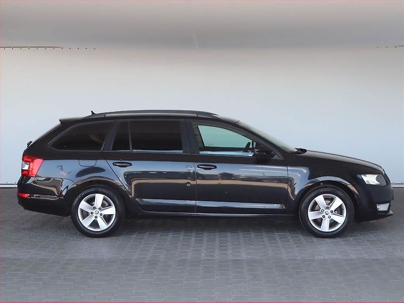 Škoda Octavia (2015) 1.6 TDI, Automat, Navi - fotka 6 z 22