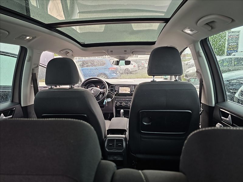 Volkswagen Golf Sportsvan 1,4TSi 110KW R-Line NAVI - fotka 30 z 47