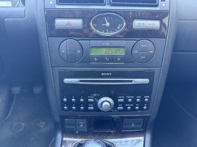 Ford Mondeo 2,0TDCI TAŽNÉ - fotka 15 z 15
