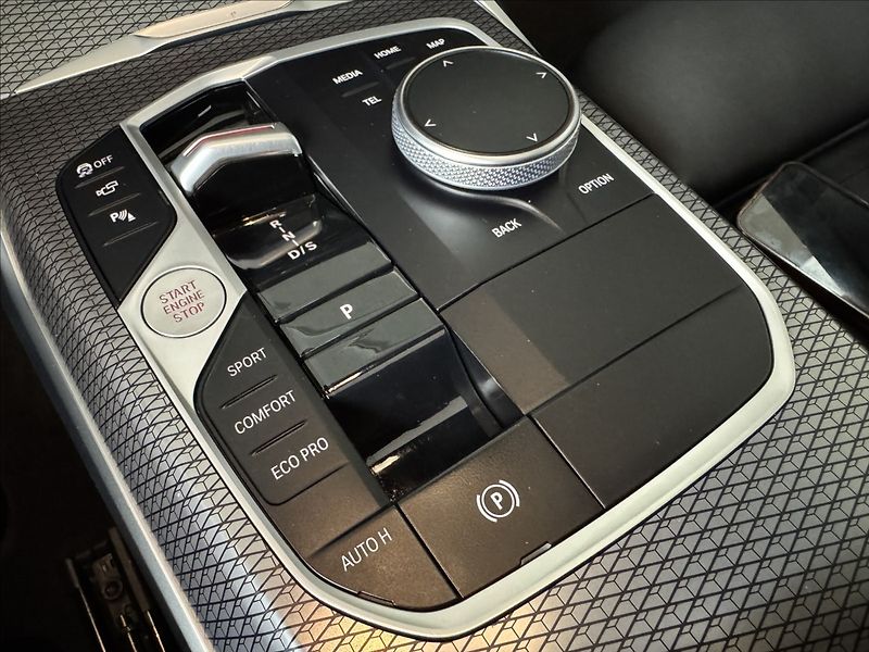 BMW Řada 3 3,0   M340i xDrive 360° LED HU - fotka 45 z 50
