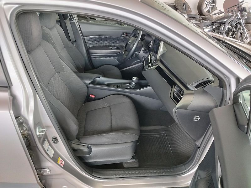Toyota C-HR (2017) 1,2I,85KW,AUTOMAT,4X4,ALU,LED - fotka 16 z 34