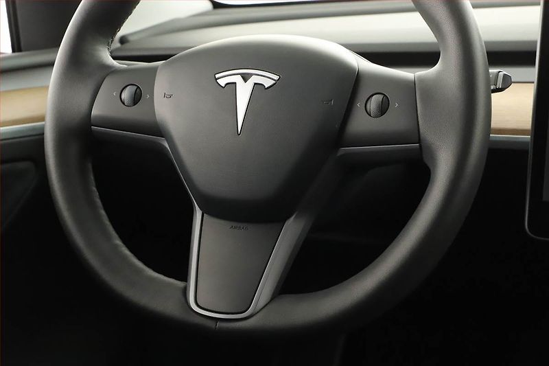 Tesla Model Y (2022) Long Range AWD 79kWh, SoH 91% - fotka 22 z 27