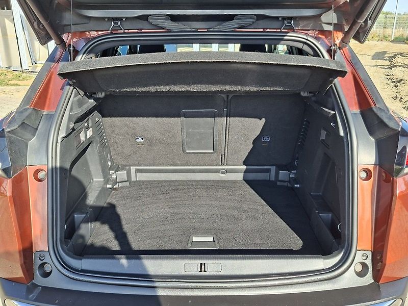 Peugeot 3008 GT LINE 1,6 THP EAT6 - fotka 5 z 28