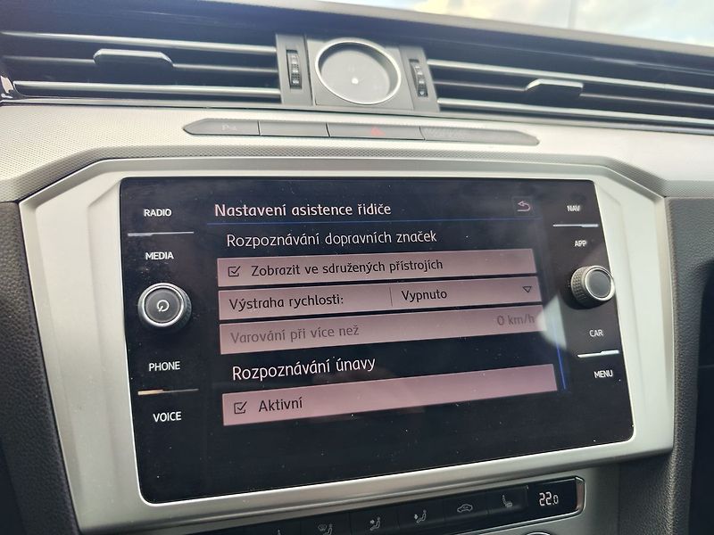 Volkswagen Passat 2.0 TDI/110kW Comfortline DSG - fotka 19 z 32
