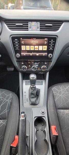 Škoda Octavia (2018) 2,0TDi 110kW DSG 4×4 „CLEVER“ - fotka 18 z 37