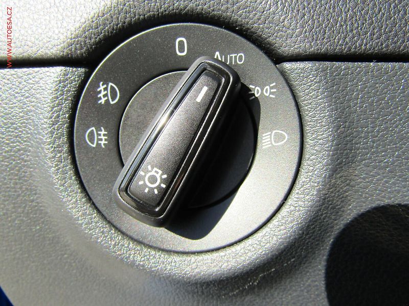 Škoda Octavia (2018) 2.0 TDi, DSG, xenon - fotka 13 z 25