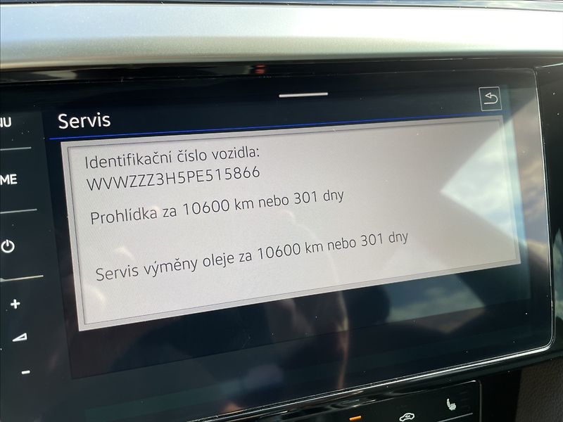 Volkswagen Arteon R 2.0TSI 235KW 4X4 DSG - fotka 17 z 36
