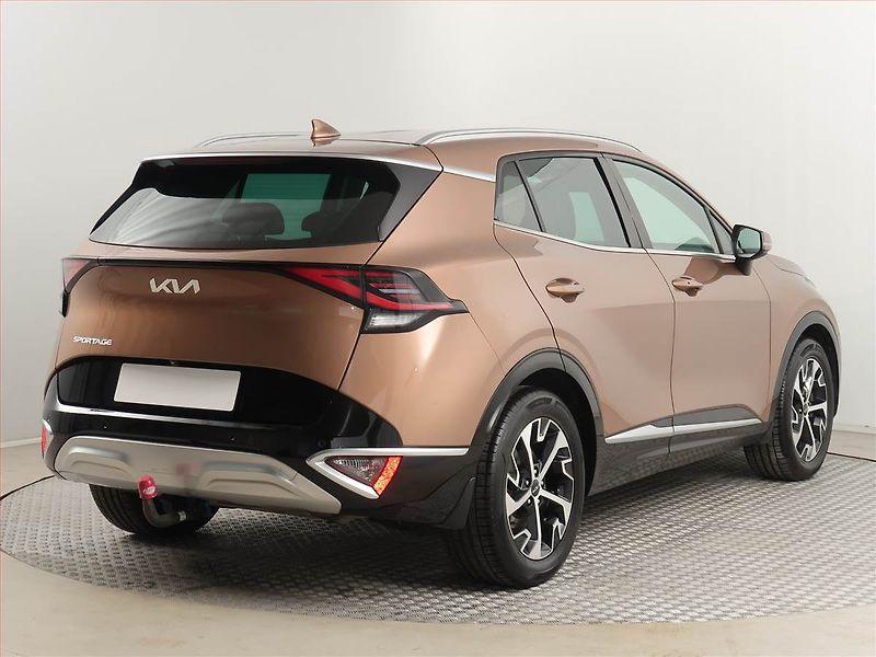 Kia Sportage (2022) 1.6 T-GDI MHEV - fotka 5 z 20