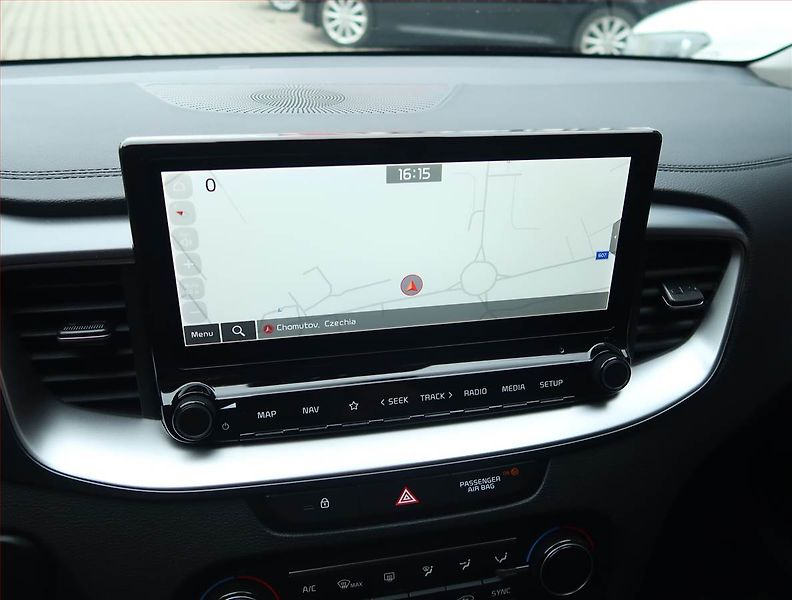 Kia Ceed (2022) 1.5 T-GDI, Serv.kniha, Navi - fotka 13 z 17