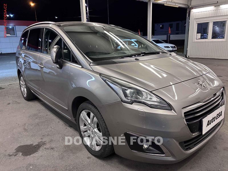 Peugeot 5008 (2016) 2.0HDi, ČR, navi, headUP - fotka 1 z 3