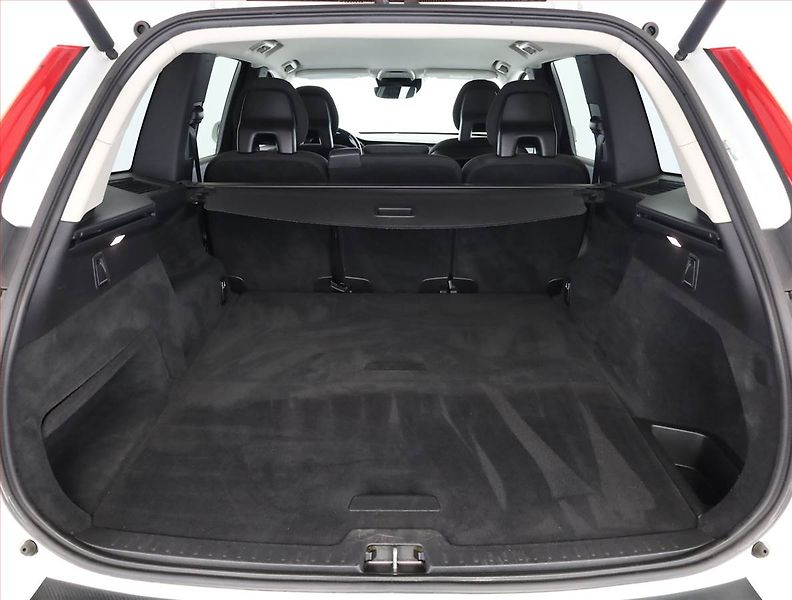 Volvo XC90 (2016) D4, Automat, Navi, Tempomat - fotka 16 z 17