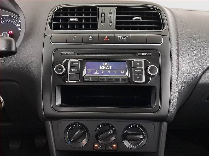 Volkswagen Polo (2013) 1.2 12V, Serv.kniha - fotka 12 z 15