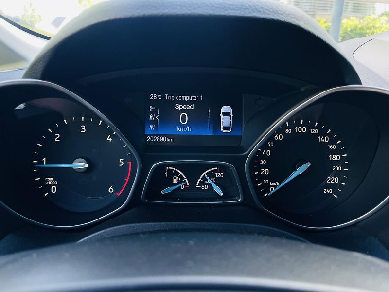 Ford Grand C-MAX 2.0TDCi MAN TAŽNÉ 1MAJITEL - fotka 46 z 50
