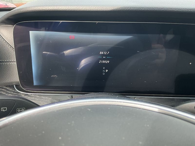 Mercedes-Benz Třídy E 350 d AVANTGARDE 4MATIC - fotka 12 z 25