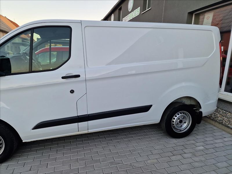 Ford Transit Custom 2.0TDCi Trend L1,ČR,1.Majitel - fotka 41 z 45