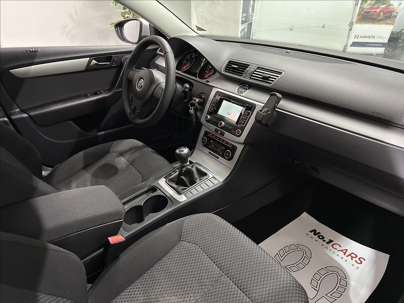 Volkswagen Passat 1,6   TDI 77KW VÝHŘEV TAŽNÉ - fotka 16 z 26