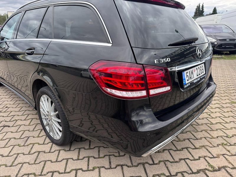 Mercedes-Benz Třídy E (2016) 350 3,0D 4X4 AUTOMAT BLUETEC - fotka 12 z 45