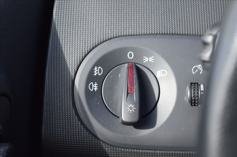 Seat Ibiza 1,6 d 77KW NOVÝ OLEJ+FILTR ALU - fotka 21 z 34