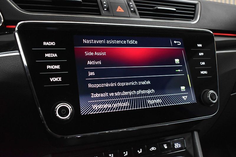 Škoda Superb 2.0 TDI L&K*2xKOLA*DSG*ACC*ČR* - fotka 35 z 42