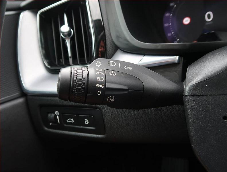 Volvo XC60 (2022) T6 Recharge - fotka 21 z 29
