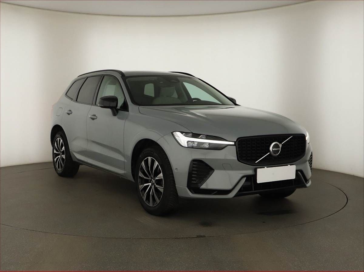 Volvo XC60 B4 AWD, Pano, 360°, DPH