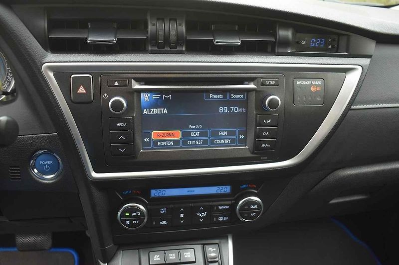 Toyota Auris hybrid je dlouhověká ojetina s nízkou spotřebou