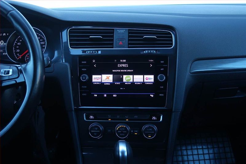 Volkswagen Golf (2020) 2.0 TDI, Automat, Navi - fotka 12 z 22